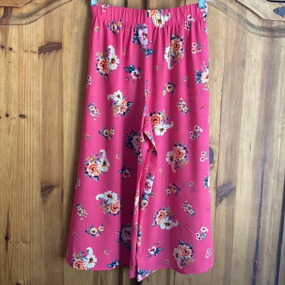 Excellent condition Girl’s Floral Knitworks Crop Top & Palazzo Pants Set